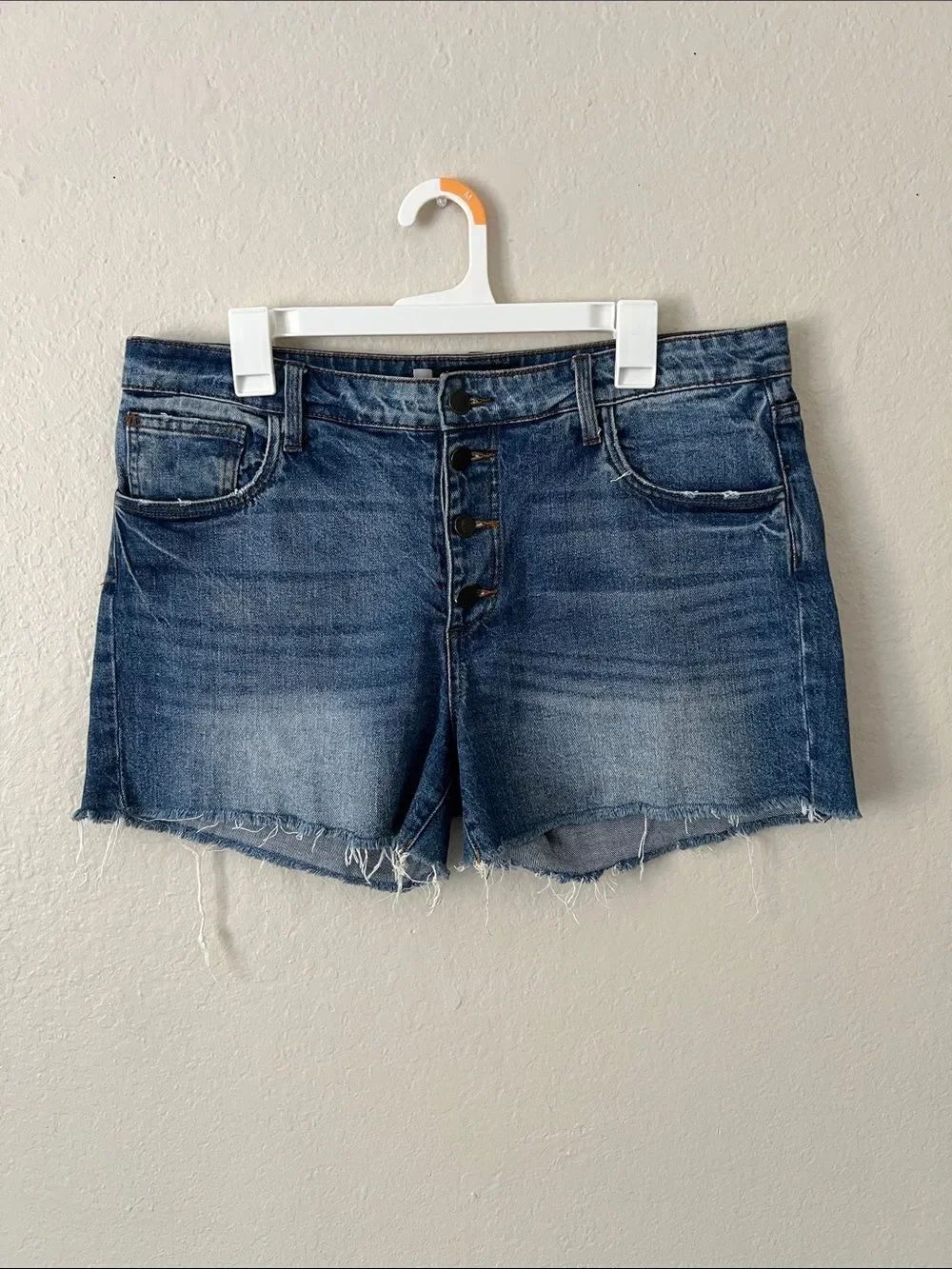 Like New! KUT From The Kloth Denim Shorts Button Fly Size 12